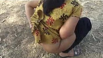 outdoor risky sex with indian bhabhi doing pee and filmed by her husband